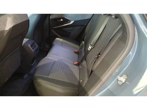 Peugeot e-3008 Allure Eléctrico 157kW