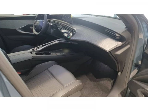 Peugeot e-3008 Allure Eléctrico 157kW