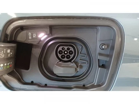 Peugeot e-3008 Allure Eléctrico 157kW