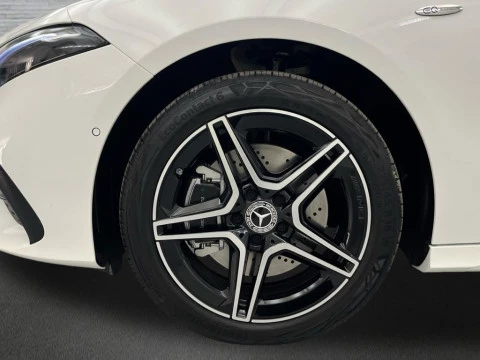 Mercedes-Benz Clase A 250 e con tecnología híbrida EQ