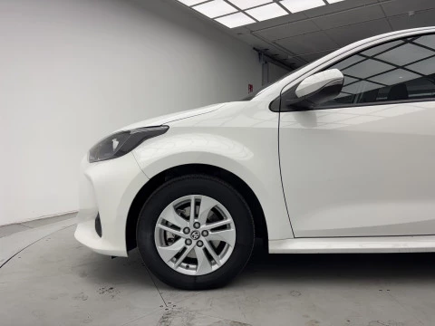 Toyota Yaris 1.5 120H Business Plus