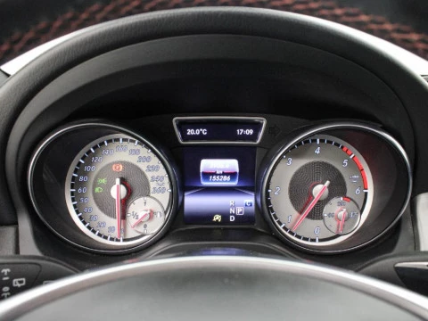 Mercedes-Benz Clase GLA GLA 200 D AUT.