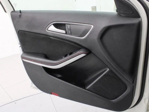 Mercedes-Benz Clase GLA GLA 200 D AUT.