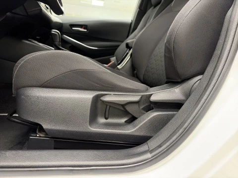 Toyota Corolla 1.8 125 Hibrido Active Tech E-CVT 90 kW (122 CV)
