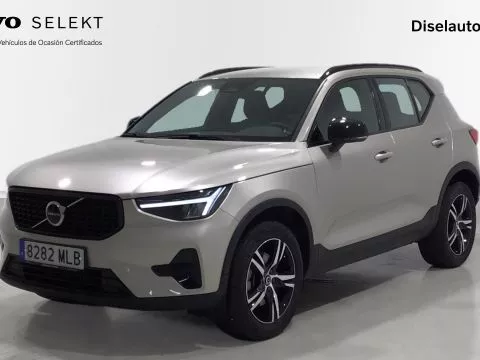 Volvo XC40 XC40 Plus, B3 mild hybrid, Gasolina, Dark