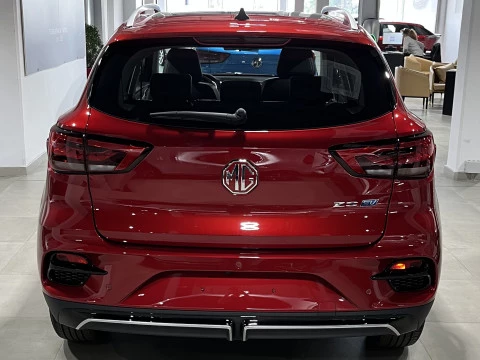 MG ZS EV Long Range Luxury 72kWh - Rojo