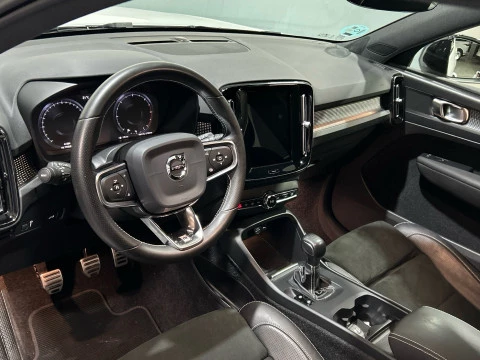 Volvo XC40 2.0 D3 R-DESIGN 150 5P