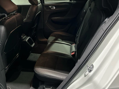 Volvo XC40 2.0 D3 R-DESIGN 150 5P