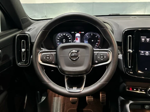 Volvo XC40 2.0 D3 R-DESIGN 150 5P
