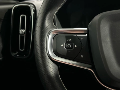 Volvo XC40 2.0 D3 R-DESIGN 150 5P