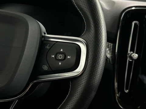 Volvo XC40 2.0 D3 R-DESIGN 150 5P