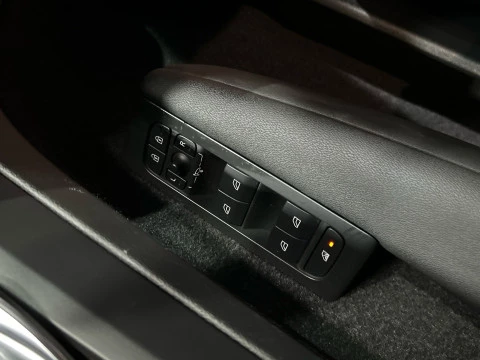 Volvo XC40 2.0 D3 R-DESIGN 150 5P