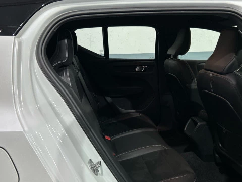 Volvo XC40 2.0 D3 R-DESIGN 150 5P