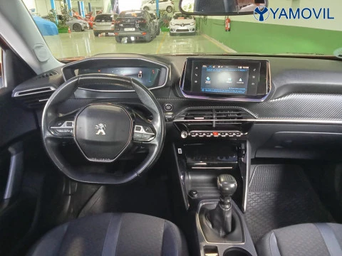Peugeot 2008 PureTech 130 SANDS Allure 96 kW (130 CV)