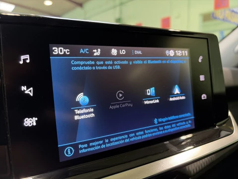 Peugeot 2008 PureTech 130 SANDS Allure 96 kW (130 CV)