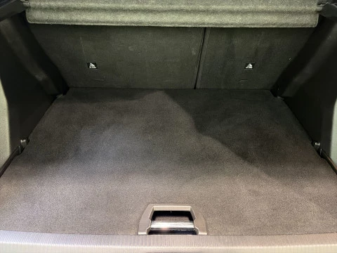 Peugeot 2008 PureTech 130 SANDS Allure 96 kW (130 CV)