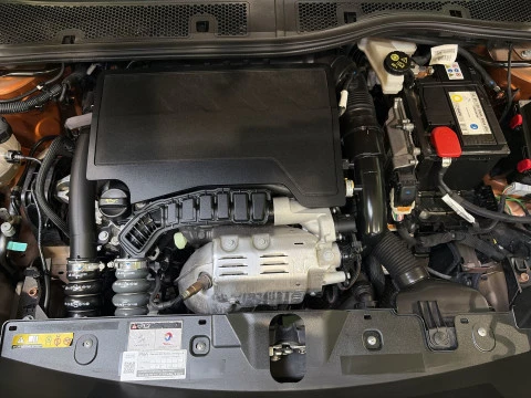 Peugeot 2008 PureTech 130 SANDS Allure 96 kW (130 CV)