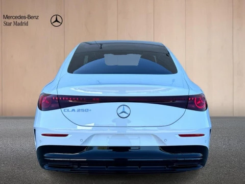 Mercedes-Benz CLA  250+ con tecnologia EQ