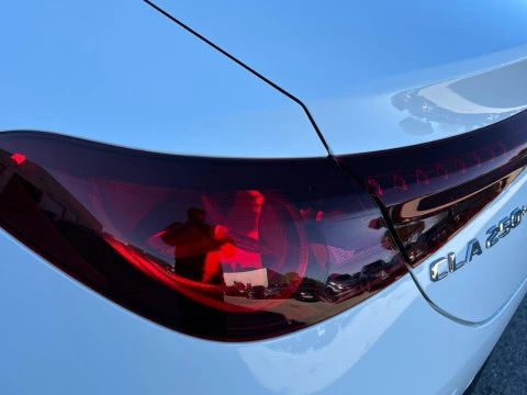 Mercedes-Benz CLA  250+ con tecnologia EQ