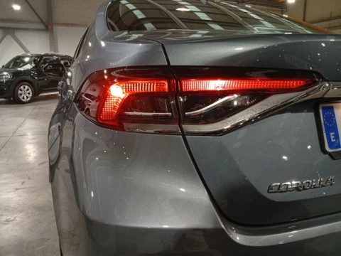 Toyota Corolla 1.8 125H BUSINESS P E-CVT SEDAN Rueda Re