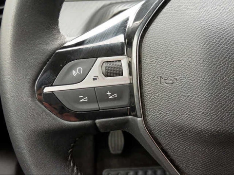 Peugeot 208 PureTech 100 Style 75 kW (100 CV)