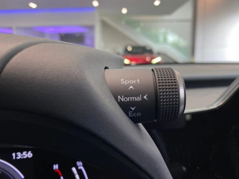 Lexus UX 2.0 300h UX Plus