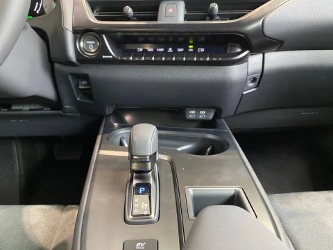 Lexus UX 2.0 300h UX Plus