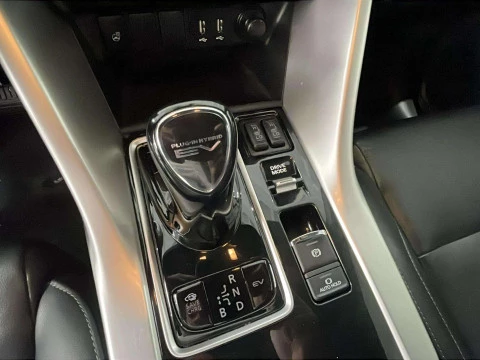 Mitsubishi Eclipse Cross 2.4 PHEV KAITEKI+ AUTO 4WD 188 5P