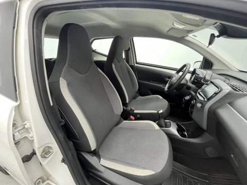 Toyota Aygo 1.0 70 x-play