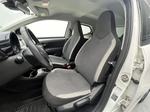 Toyota Aygo 1.0 70 x-play