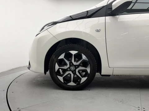Toyota Aygo 1.0 70 x-play