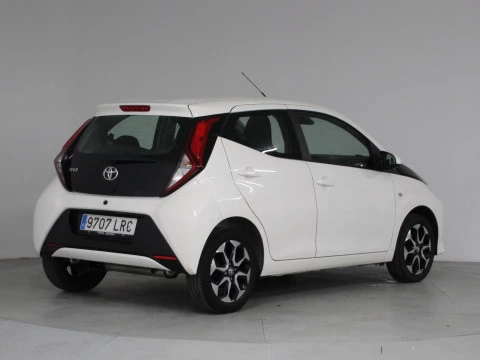 Toyota Aygo 1.0 70 x-play