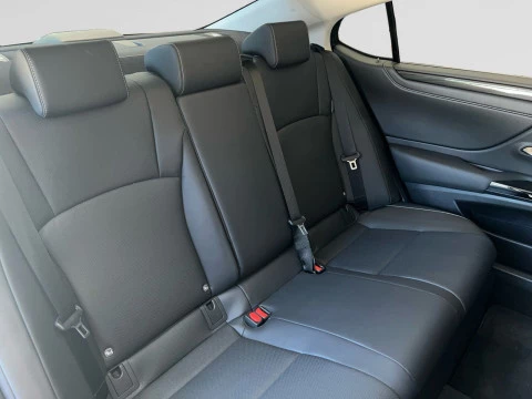 Lexus ES 2.5 300h Premium