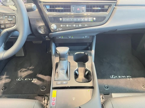 Lexus ES 2.5 300h Premium