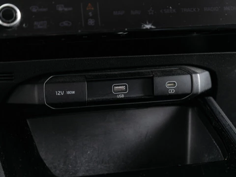 Kia Niro 1.6 GDi PHEV 135kW (183CV) Drive Kia Niro 1.6 GDi PHEV 135kW (183CV) Drive