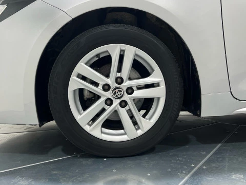 Toyota Corolla 1.8 125H BUSINESS PLUS E-CVT