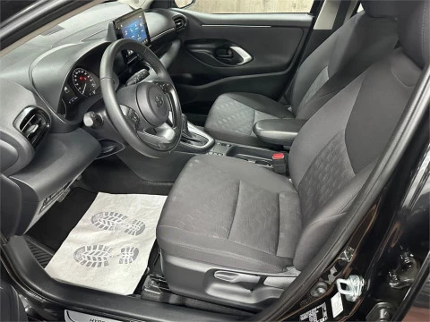 Toyota Yaris ACTIVE PLUS