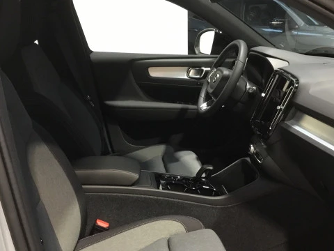Volvo XC40 XC40 PLUS B3 MILD HYBRID GASOLINA