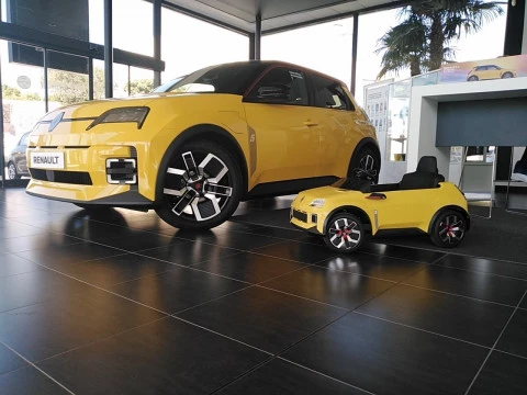 Renault 5 E-Tech   Techno autonomia confort 110 kW
