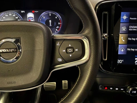 Volvo XC40 2.0 D3 R-Design Auto