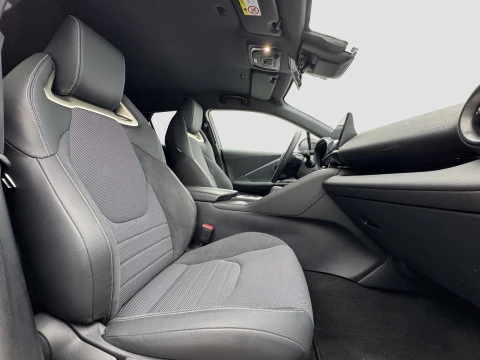 Toyota C-HR Spirit Hybrid 140