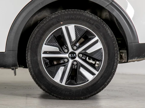 Kia Niro 1.6 GDi HEV 104kW (141CV) Drive