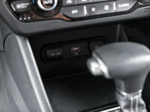 Kia Niro 1.6 GDi HEV 104kW (141CV) Drive