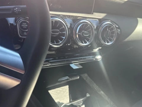 Mercedes-Benz Clase A  200 d Sedán