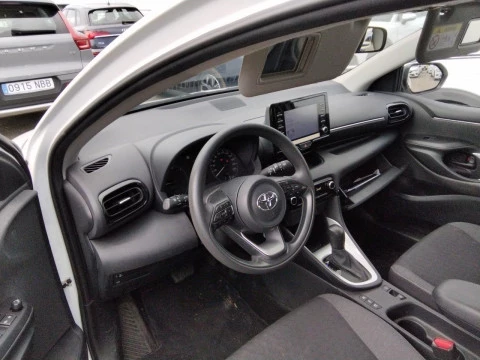 Toyota Yaris 1.5 120H Business Plus