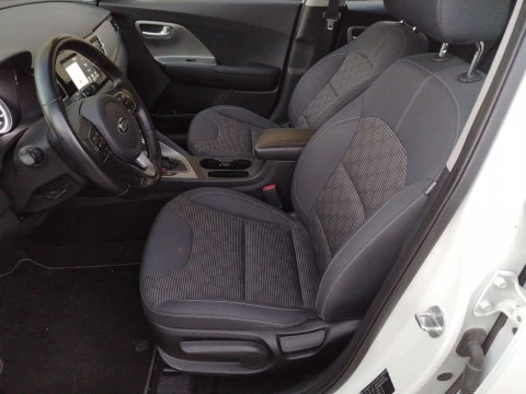 Kia Niro 1.6 GDi PHEV 104kW (141CV) Drive