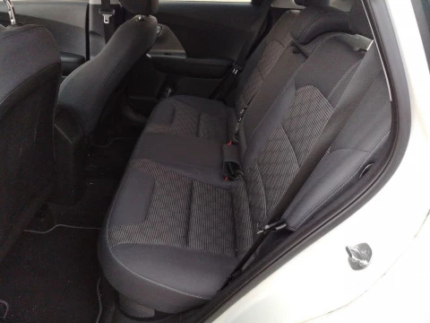 Kia Niro 1.6 GDi PHEV 104kW (141CV) Drive