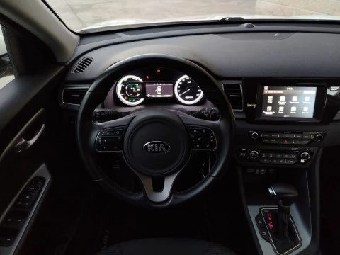 Kia Niro 1.6 GDi PHEV 104kW (141CV) Drive