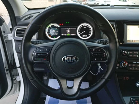 Kia Niro 1.6 GDi PHEV 104kW (141CV) Drive
