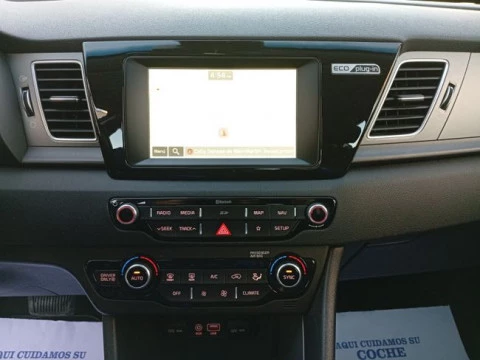 Kia Niro 1.6 GDi PHEV 104kW (141CV) Drive